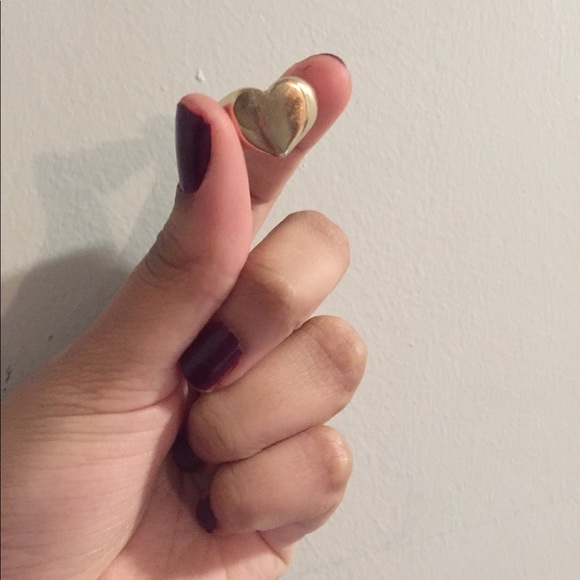 Golden Heart Ring 💛 - Picture 4 of 5